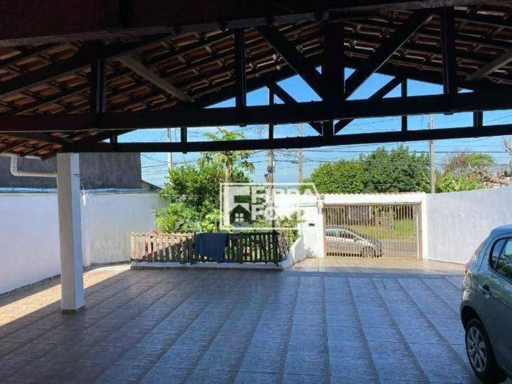 Casa à venda com 3 quartos, 150m² - Foto 1