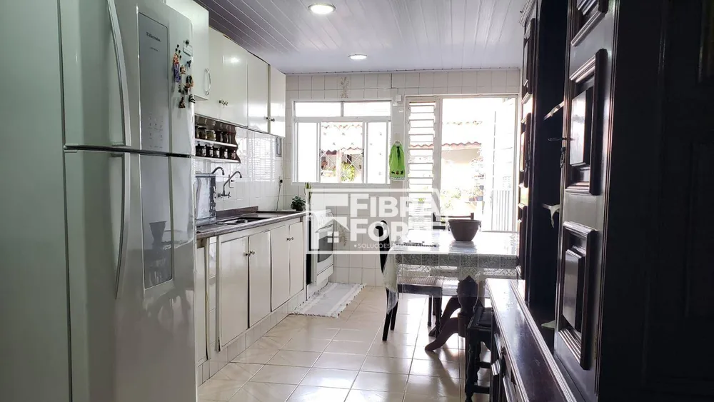 Casa, 3 quartos, 245 m² - Foto 4