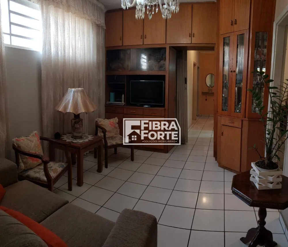 Casa, 3 quartos, 245 m² - Foto 2