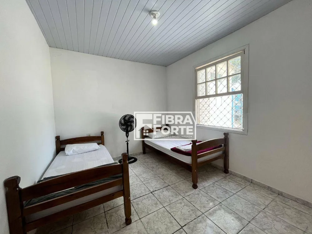 Casa, 4 quartos, 193 m² - Foto 2