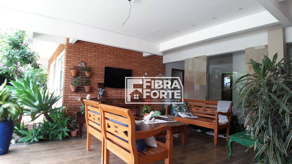 Casa, 6 quartos, 302 m² - Foto 1