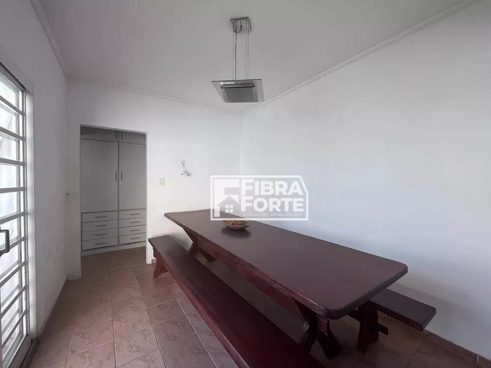 Casa, 3 quartos, 195 m² - Foto 2
