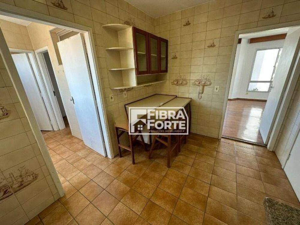 Apartamento à venda com 3 quartos, 127m² - Foto 1