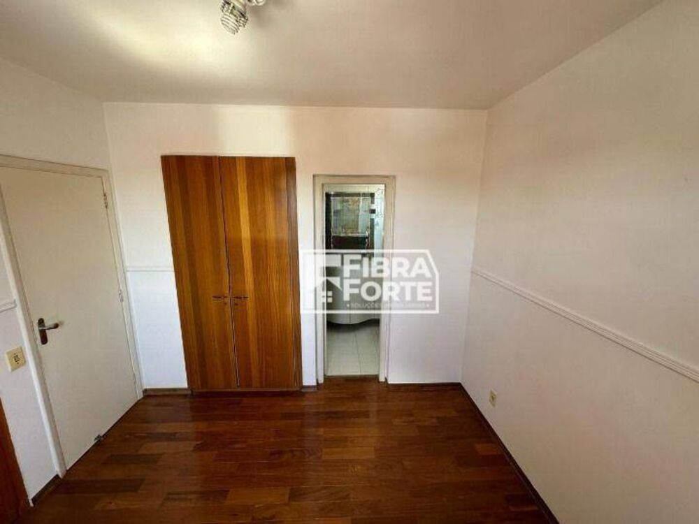 Apartamento à venda com 3 quartos, 127m² - Foto 4