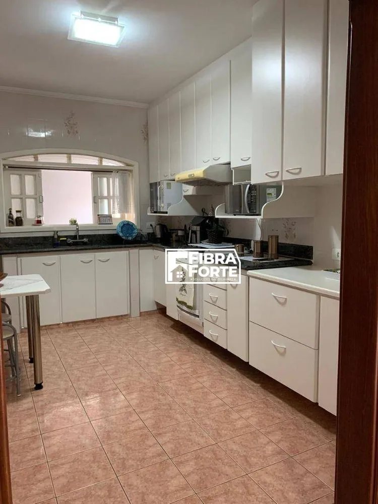 Casa, 3 quartos, 287 m² - Foto 1