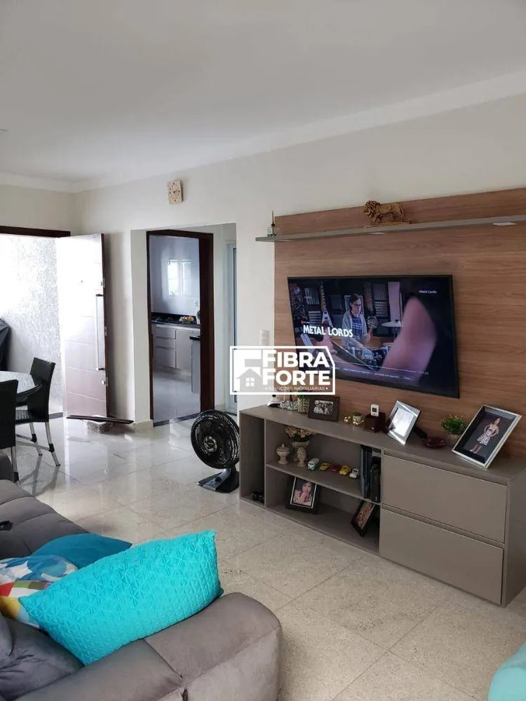 Casa, 3 quartos, 191 m² - Foto 2