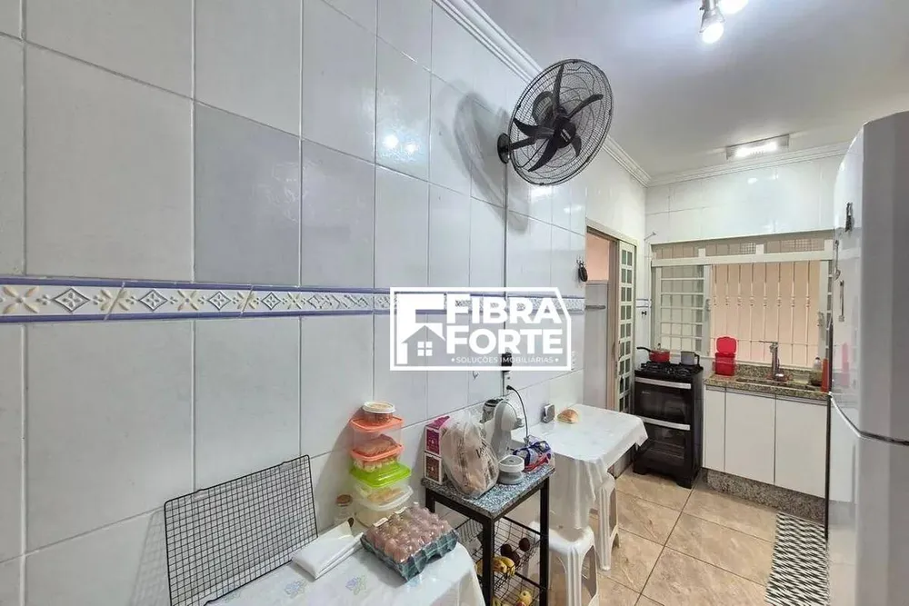 Casa, 6 quartos, 250 m² - Foto 4