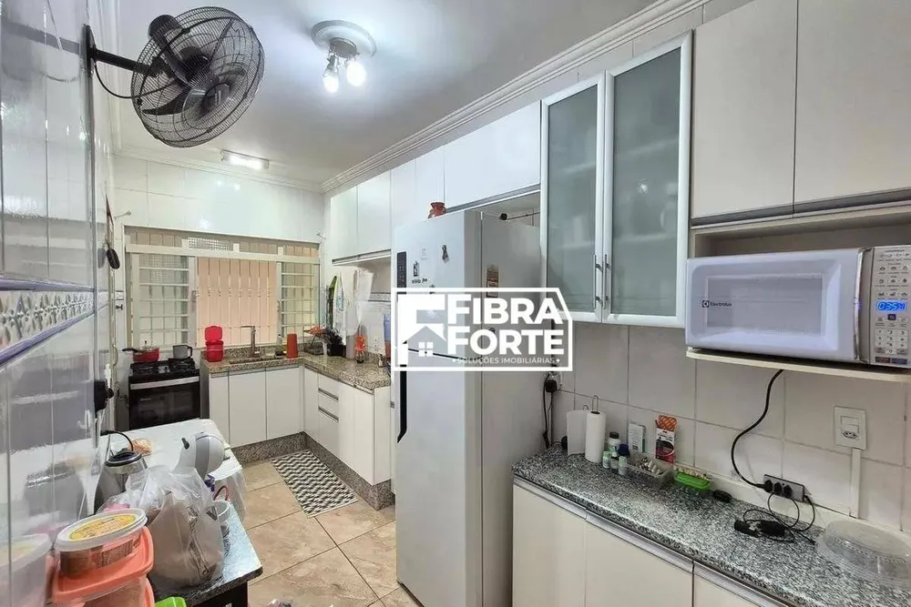 Casa, 6 quartos, 250 m² - Foto 5
