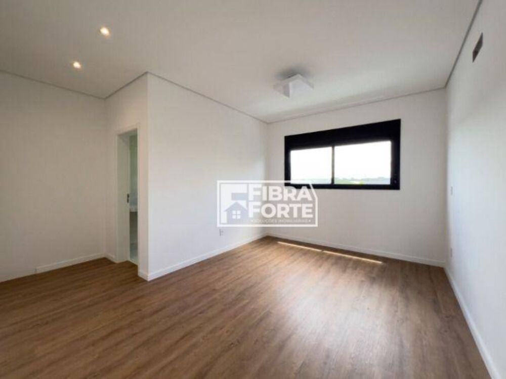 Casa de Condomínio à venda com 4 quartos, 242m² - Foto 3