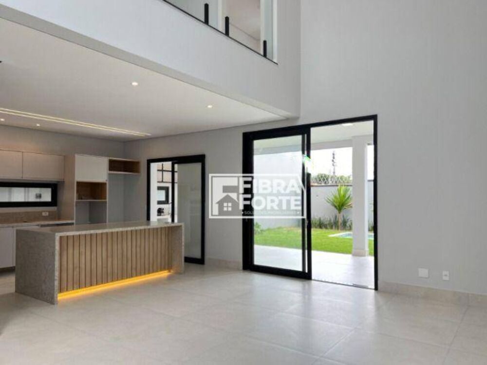 Casa de Condomínio à venda com 4 quartos, 242m² - Foto 1