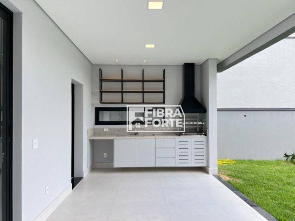 Casa de Condomínio à venda com 4 quartos, 242m² - Foto 2