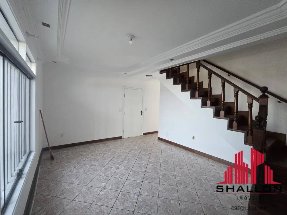 Sobrado, 3 quartos, 228 m² - Foto 2