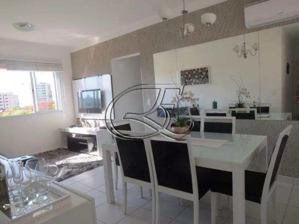 Apartamento à venda com 2 quartos, 76m² - Foto 2