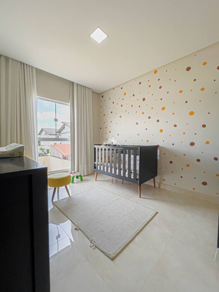 Casa à venda com 3 quartos, 377m² - Foto 3
