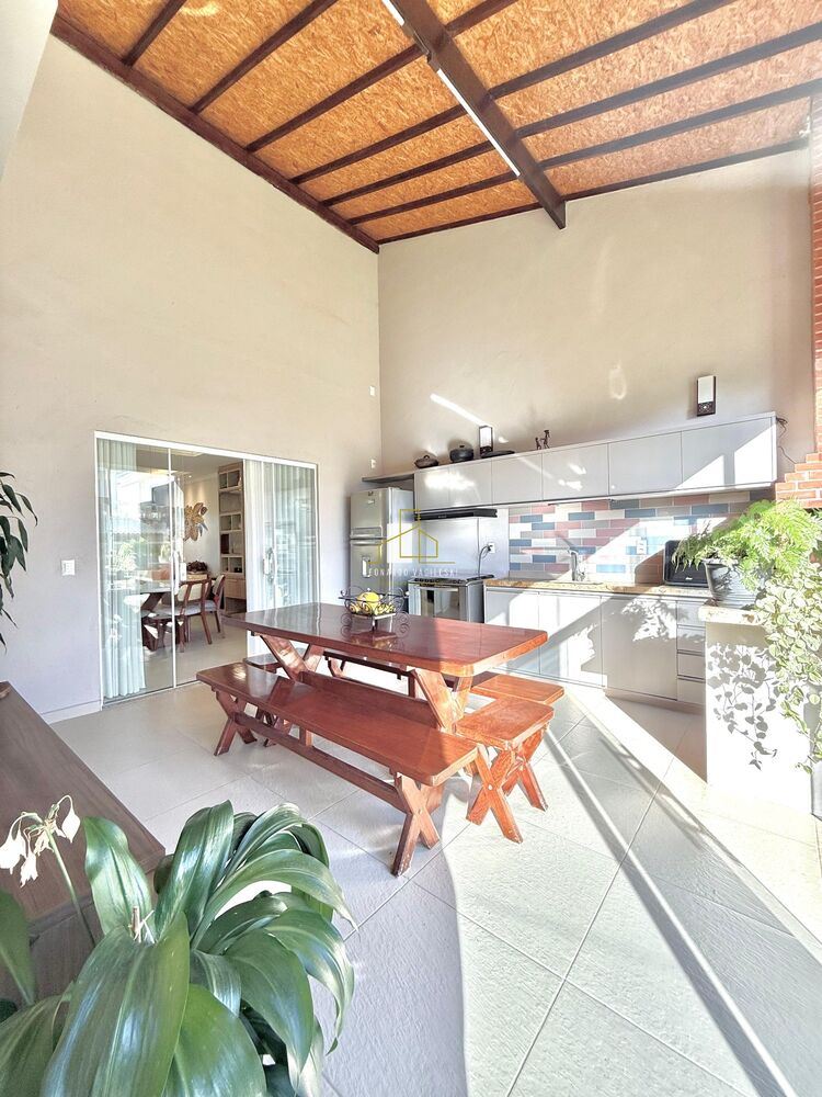 Casa à venda com 4 quartos, 450m² - Foto 3