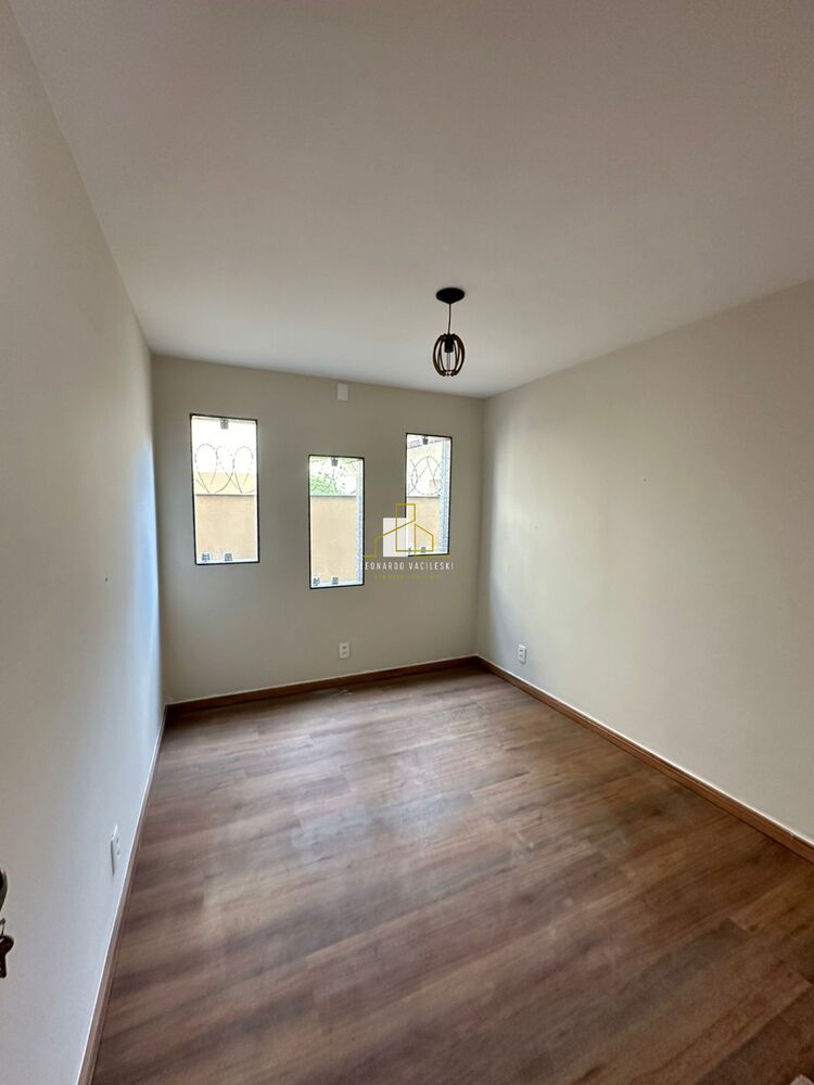 Casa à venda com 3 quartos, 300m² - Foto 5