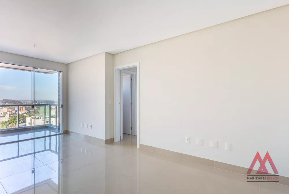 Apartamento à venda com 2 quartos, 70m² - Foto 5