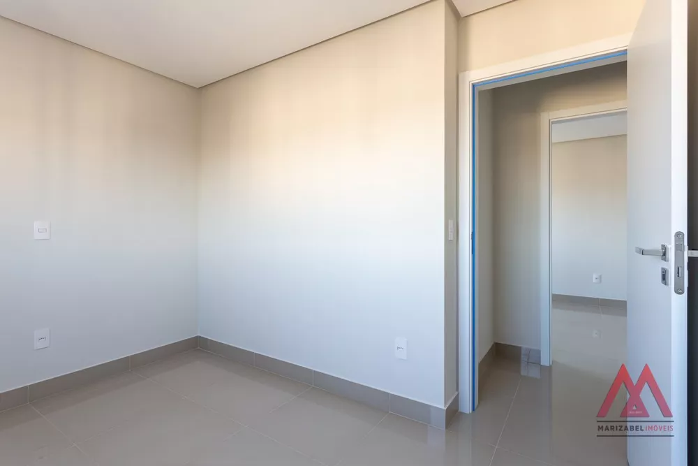 Apartamento à venda com 2 quartos, 70m² - Foto 11