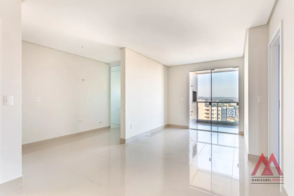 Apartamento à venda com 2 quartos, 70m² - Foto 4