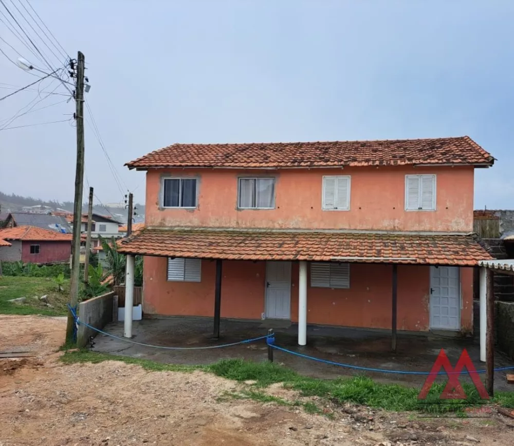 Casa à venda com 4 quartos, 200m² - Foto 1