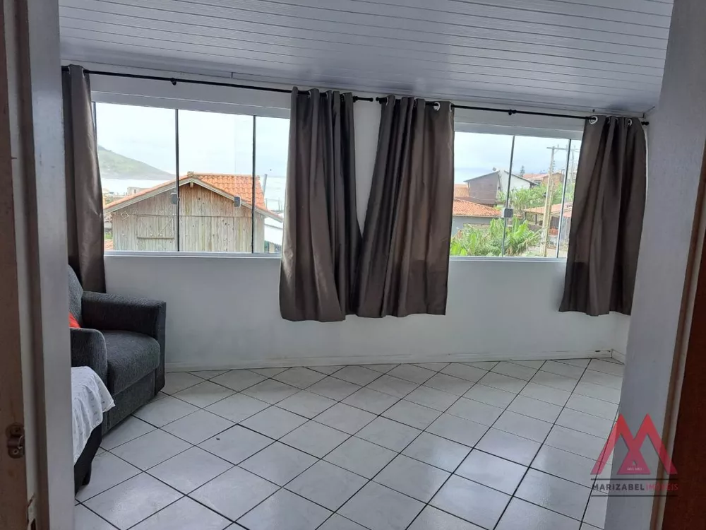 Casa à venda com 4 quartos, 200m² - Foto 3