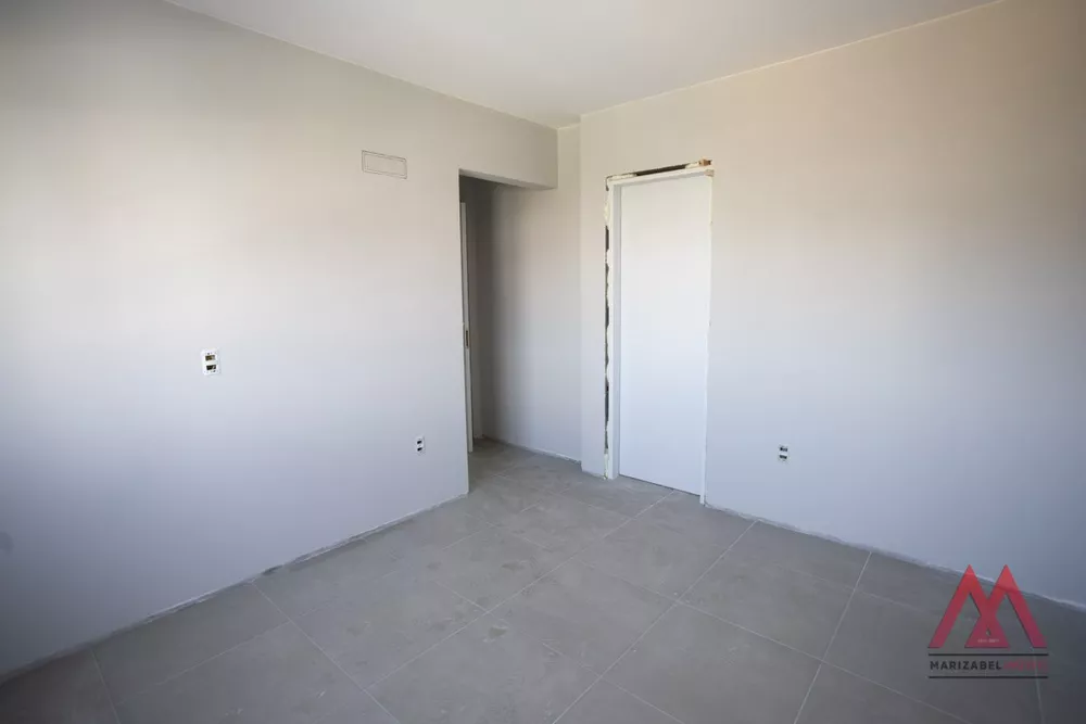 Apartamento à venda com 2 quartos, 76m² - Foto 4