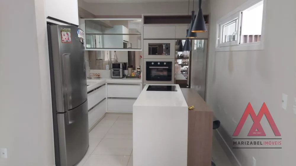 Casa à venda com 4 quartos, 280m² - Foto 5