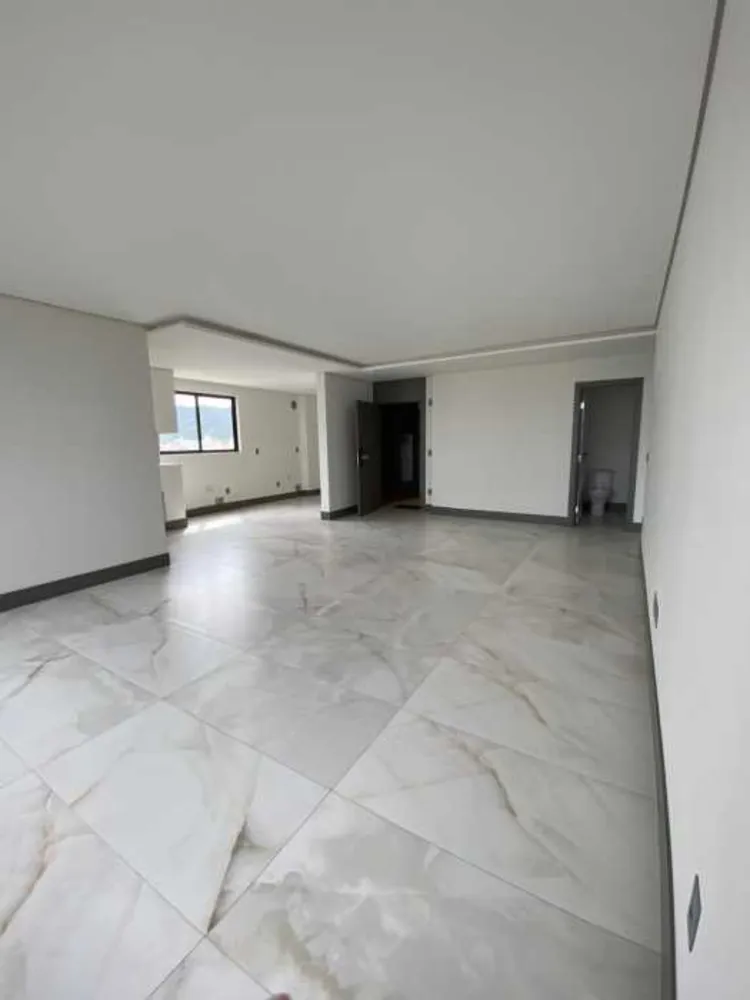 Apartamento, 3 quartos, 130 m² - Foto 1