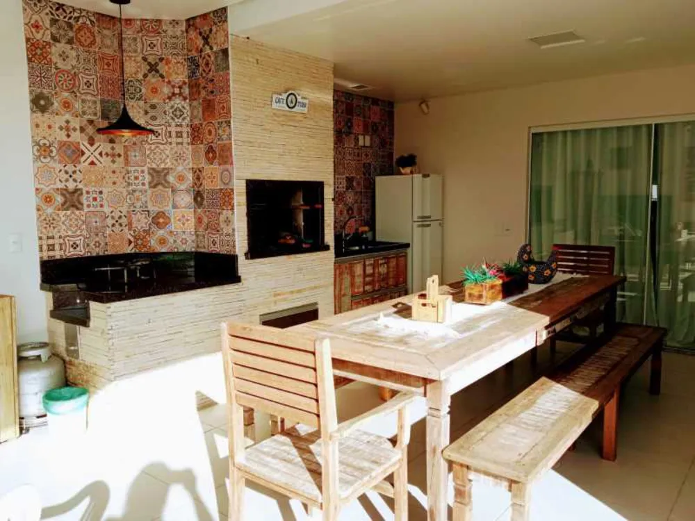 Casa, 4 quartos, 200 m² - Foto 1