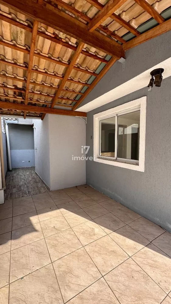 Casa à venda com 2 quartos, 80m² - Foto 4