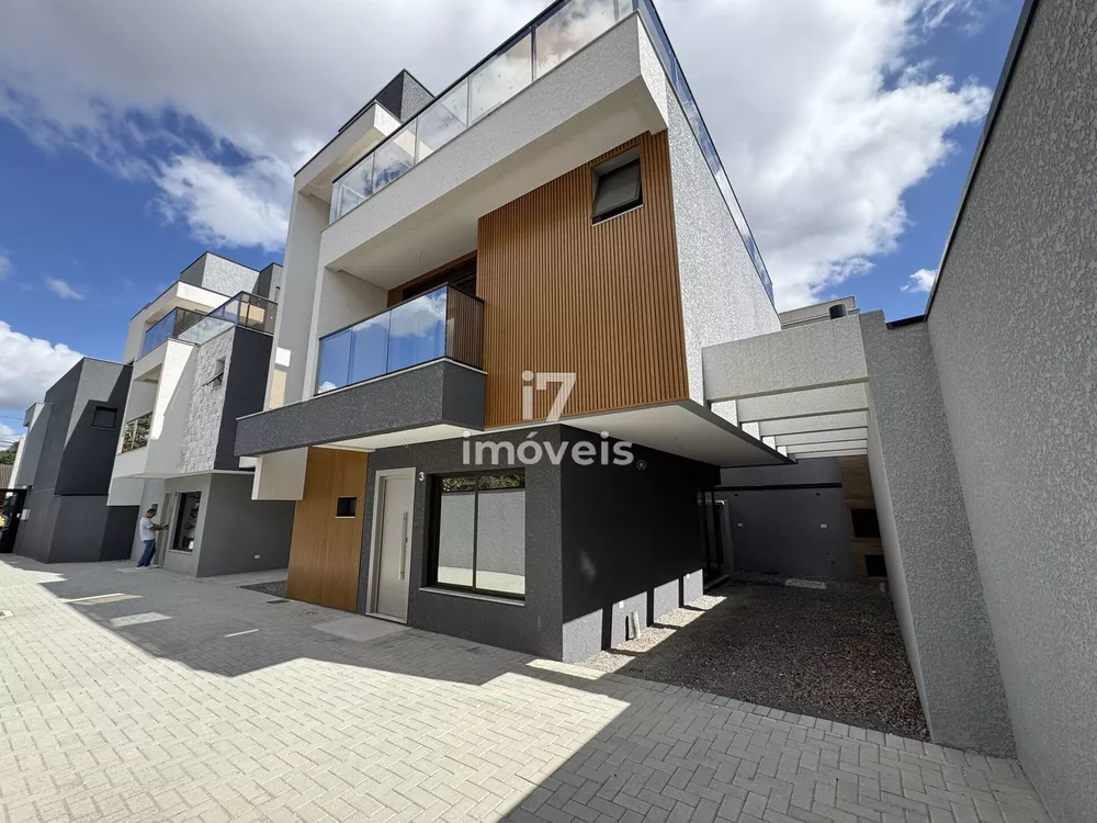 Sobrado à venda com 3 quartos, 160m² - Foto 1