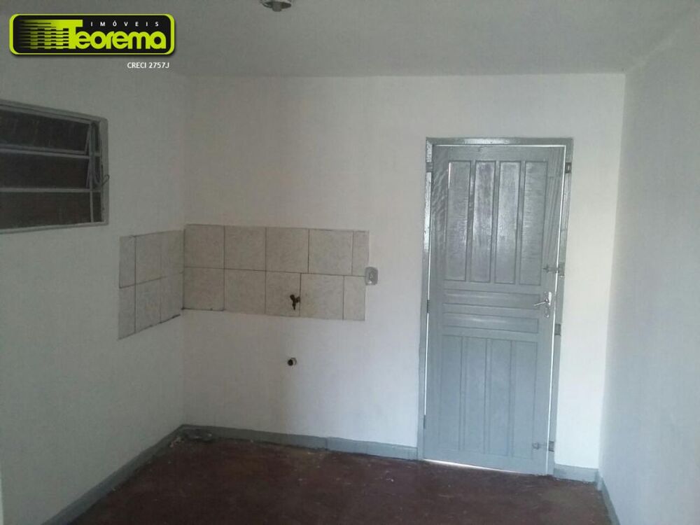 Casa à venda com 2 quartos, 50m² - Foto 4