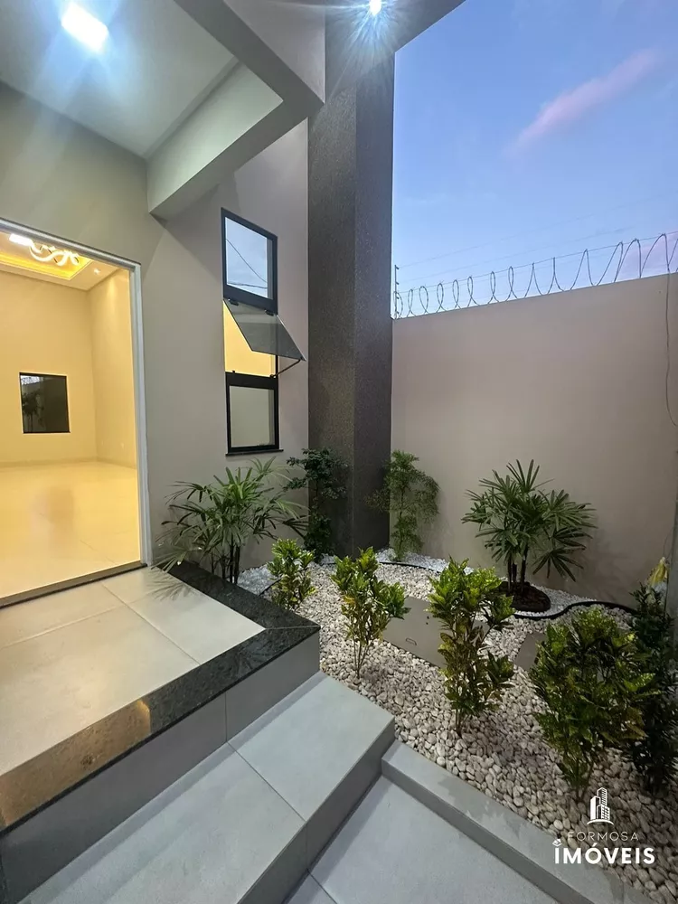 Casa à venda com 3 quartos, 210m² - Foto 2