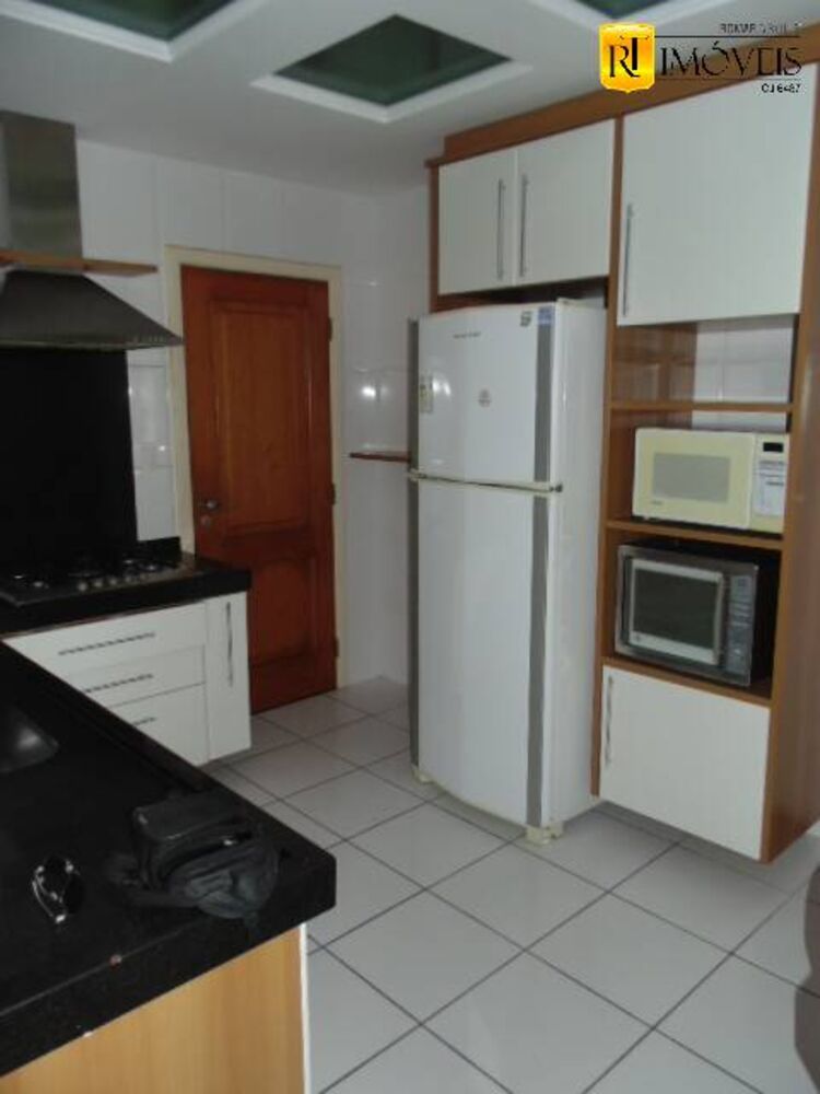 Apartamento à venda com 3 quartos, 140m² - Foto 2