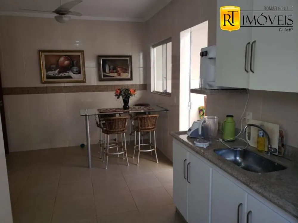 Casa, 5 quartos, 248 m² - Foto 1