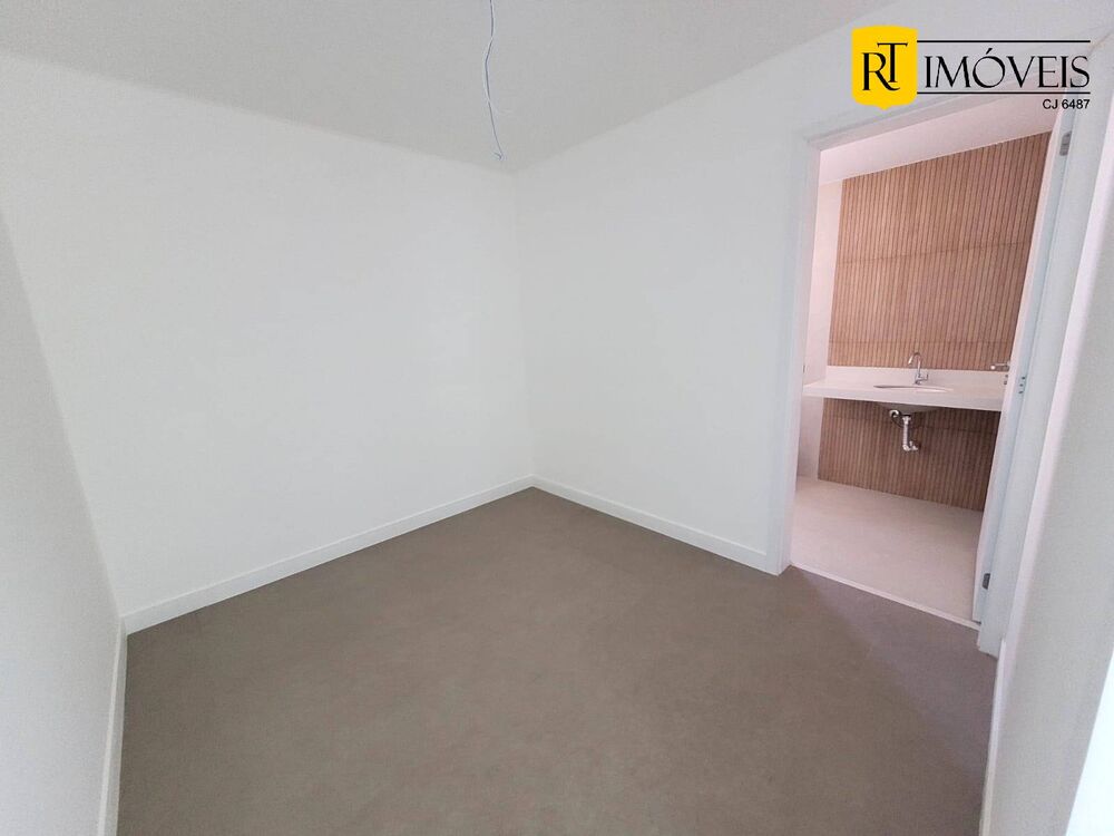 Cobertura à venda com 3 quartos, 200m² - Foto 4
