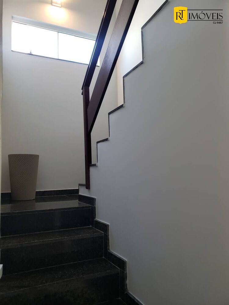 Casa à venda com 3 quartos, 115m² - Foto 2