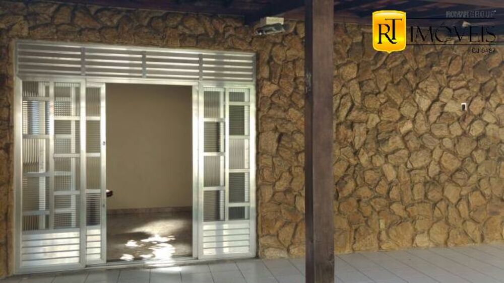 Casa à venda com 3 quartos, 310m² - Foto 2