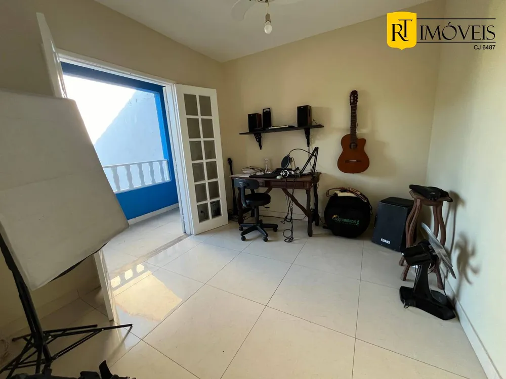 Casa, 7 quartos, 302 m² - Foto 1