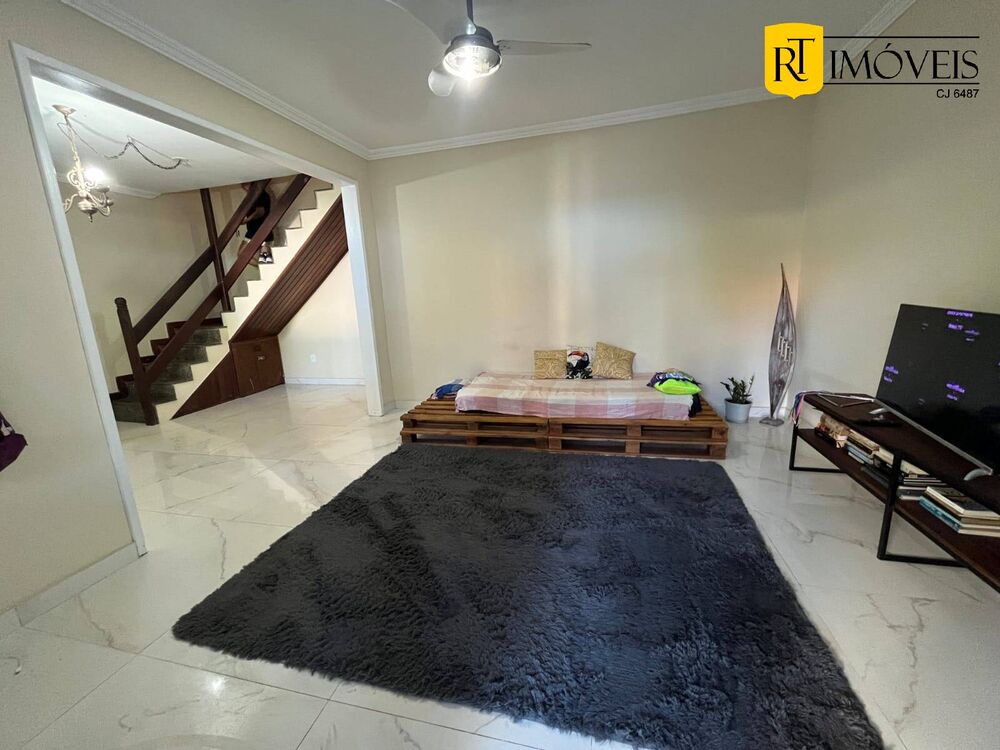 Casa, 7 quartos, 302 m² - Foto 1