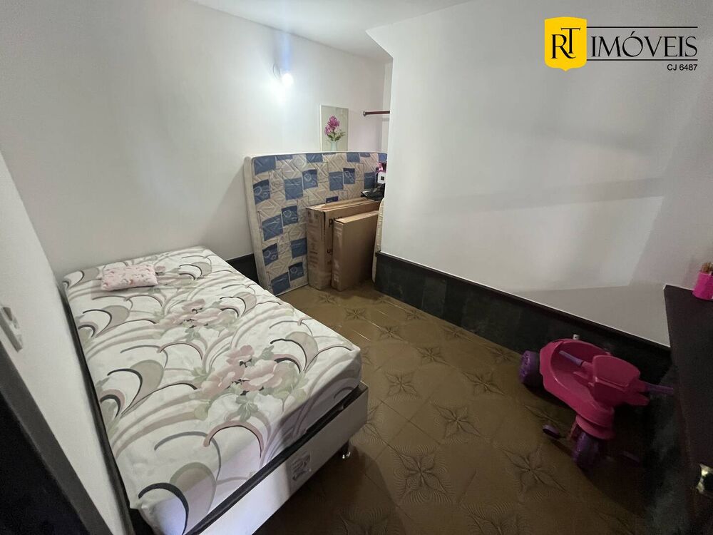 Casa à venda com 4 quartos, 148m² - Foto 1