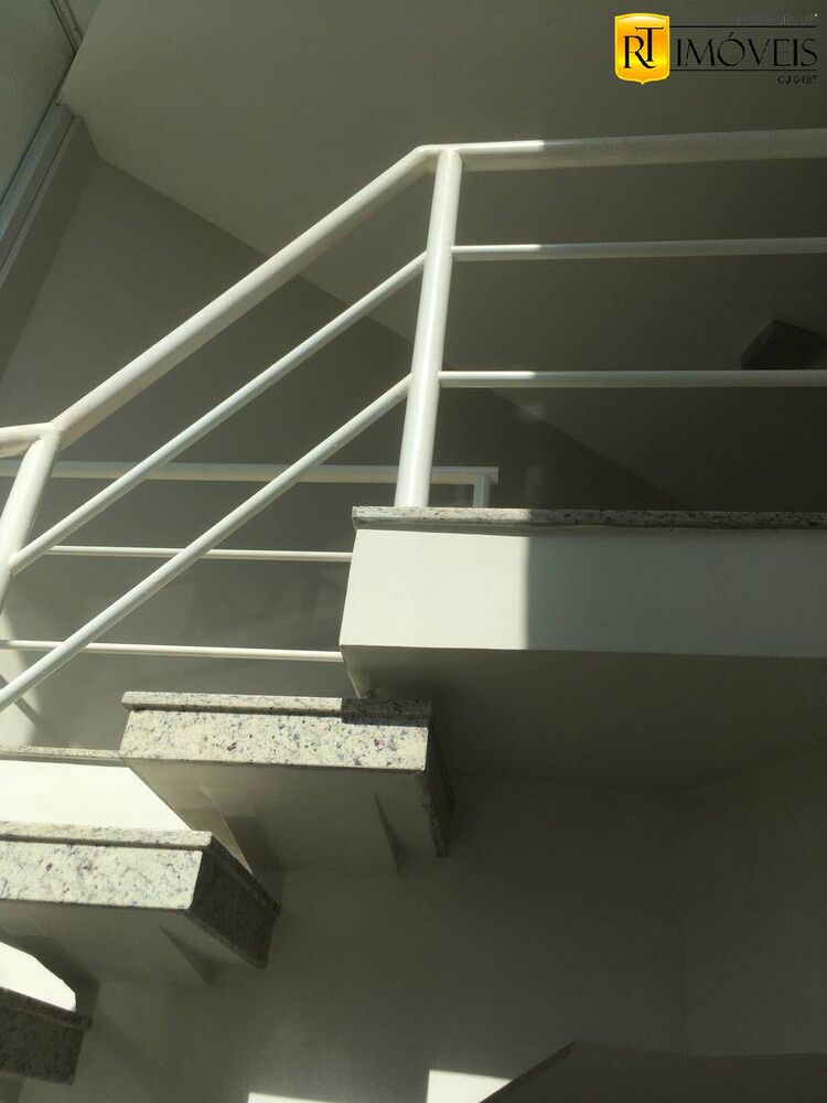 Casa à venda com 4 quartos, 283m² - Foto 9
