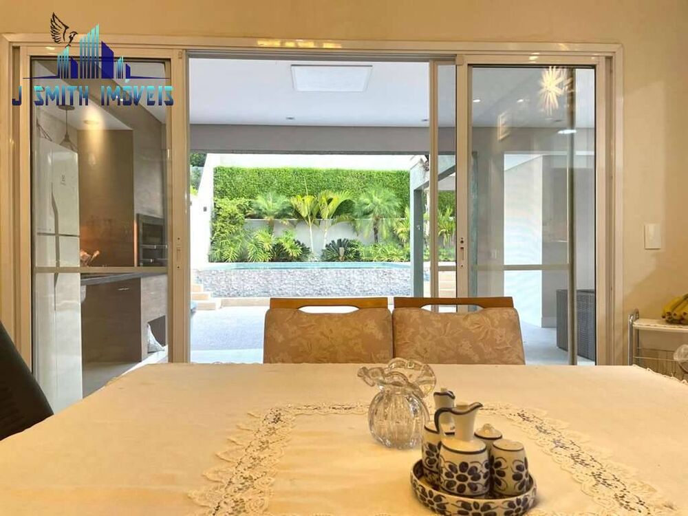 Casa à venda com 3 quartos, 335m² - Foto 2