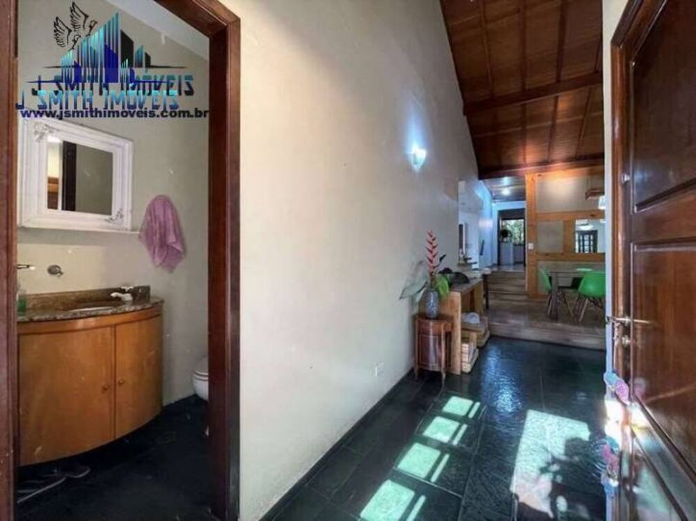 Casa de Condomínio à venda com 4 quartos, 220m² - Foto 2
