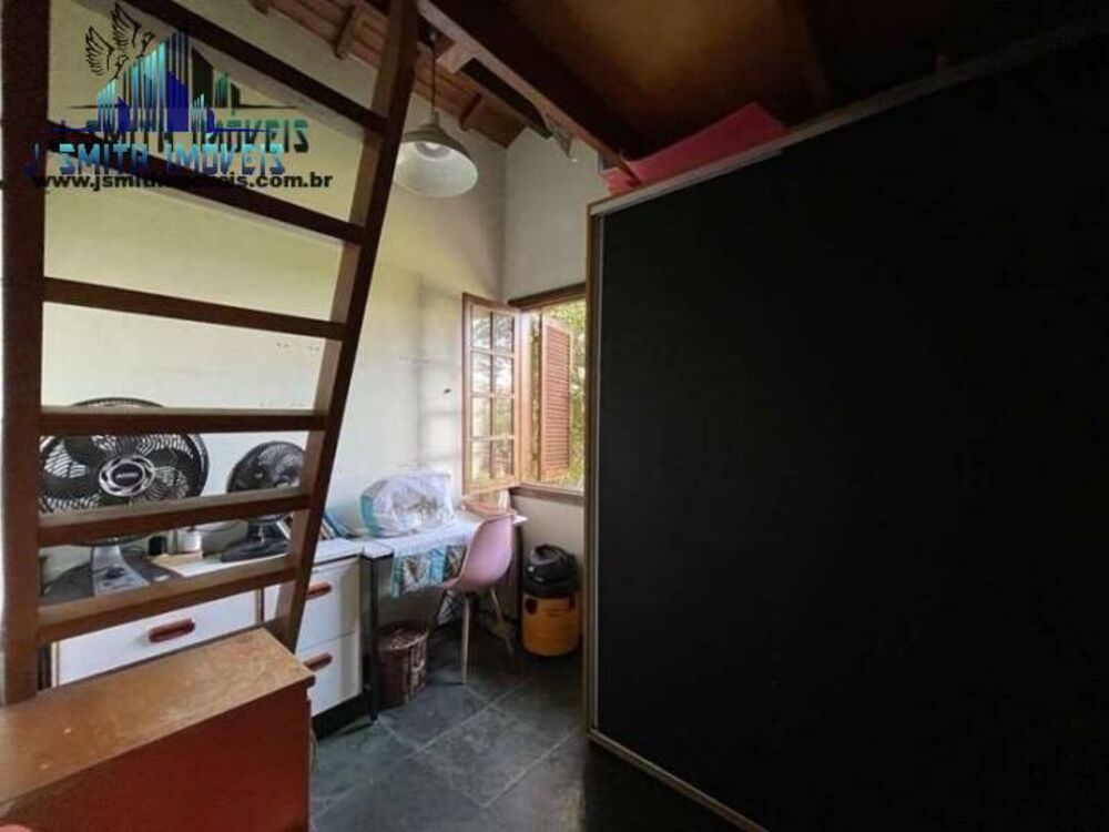 Casa de Condomínio à venda com 4 quartos, 220m² - Foto 4