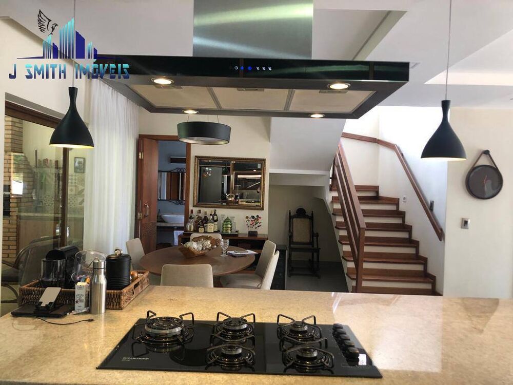Casa à venda com 3 quartos, 275m² - Foto 1