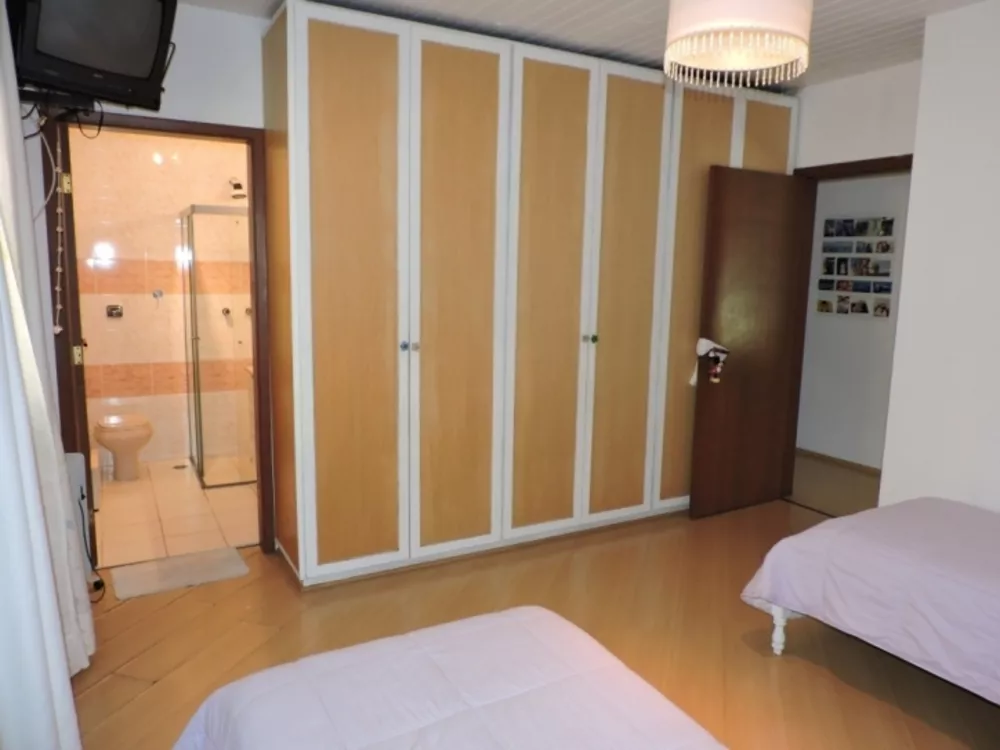 Casa de Condomínio à venda com 3 quartos, 400m² - Foto 15