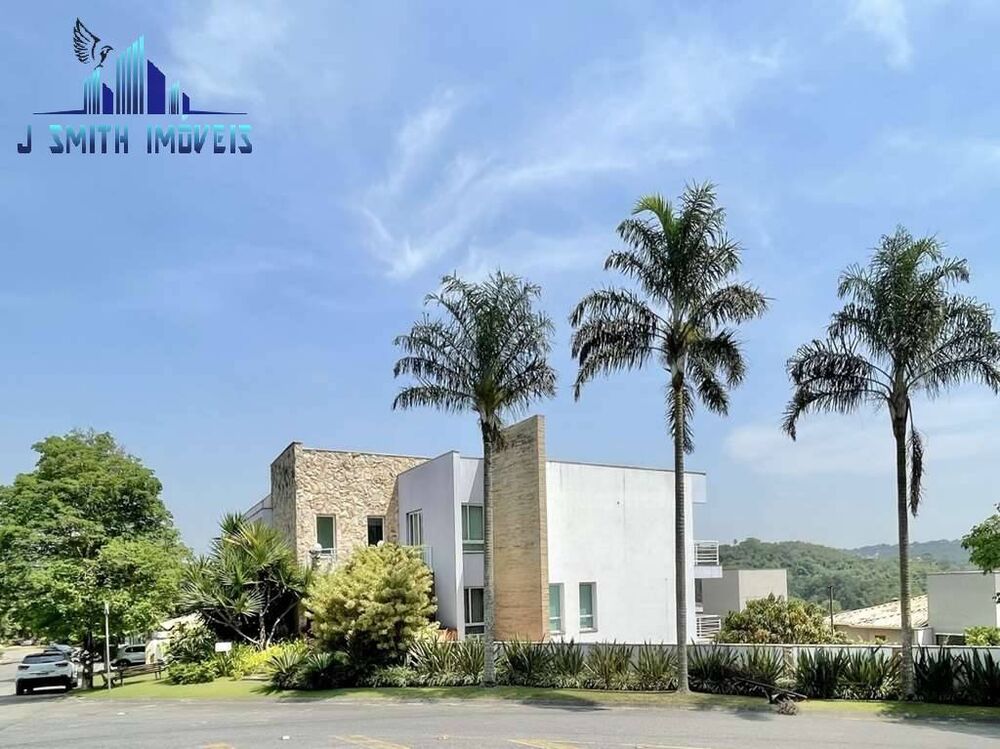 Casa à venda e aluguel com 6 quartos, 1200m² - Foto 1
