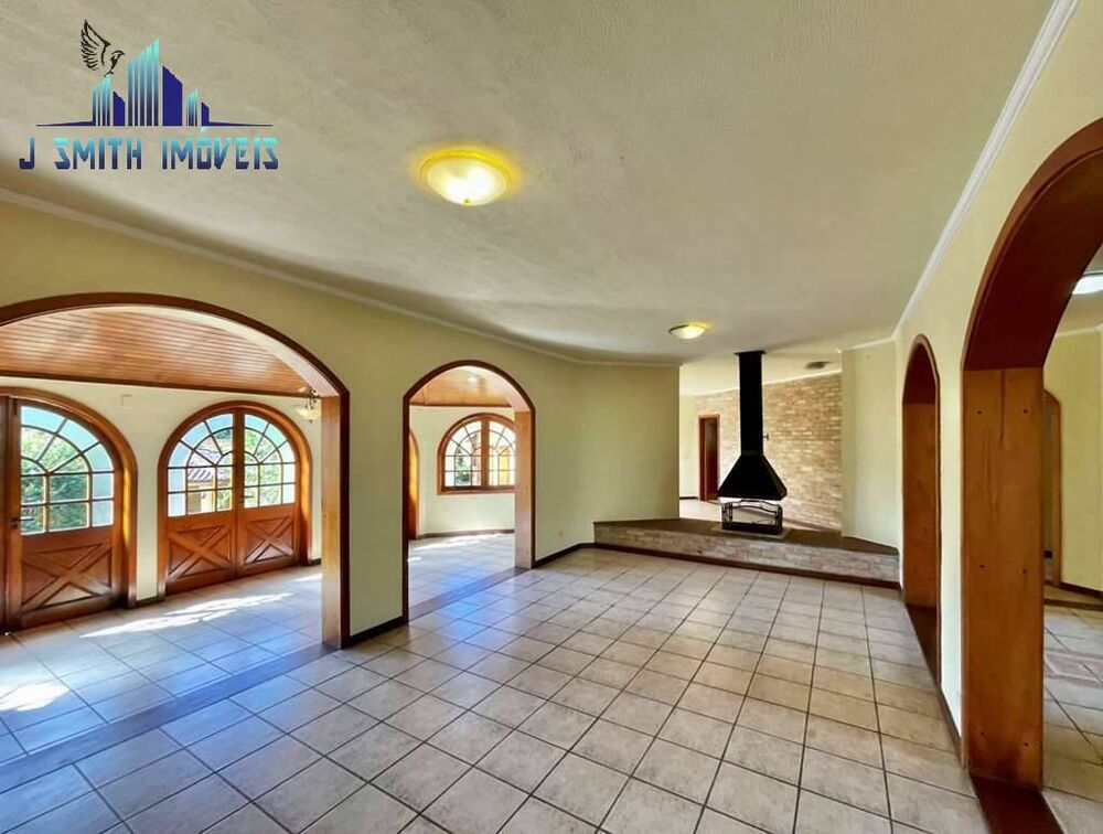Casa à venda com 4 quartos, 586m² - Foto 2
