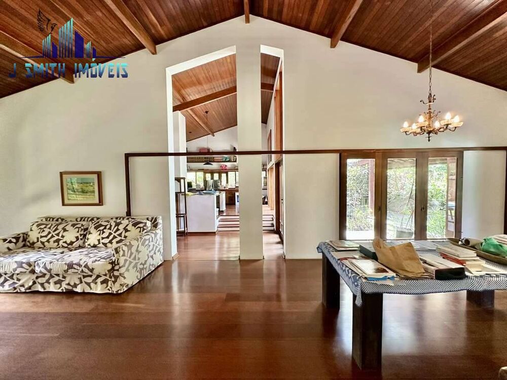 Casa à venda com 4 quartos, 417m² - Foto 1